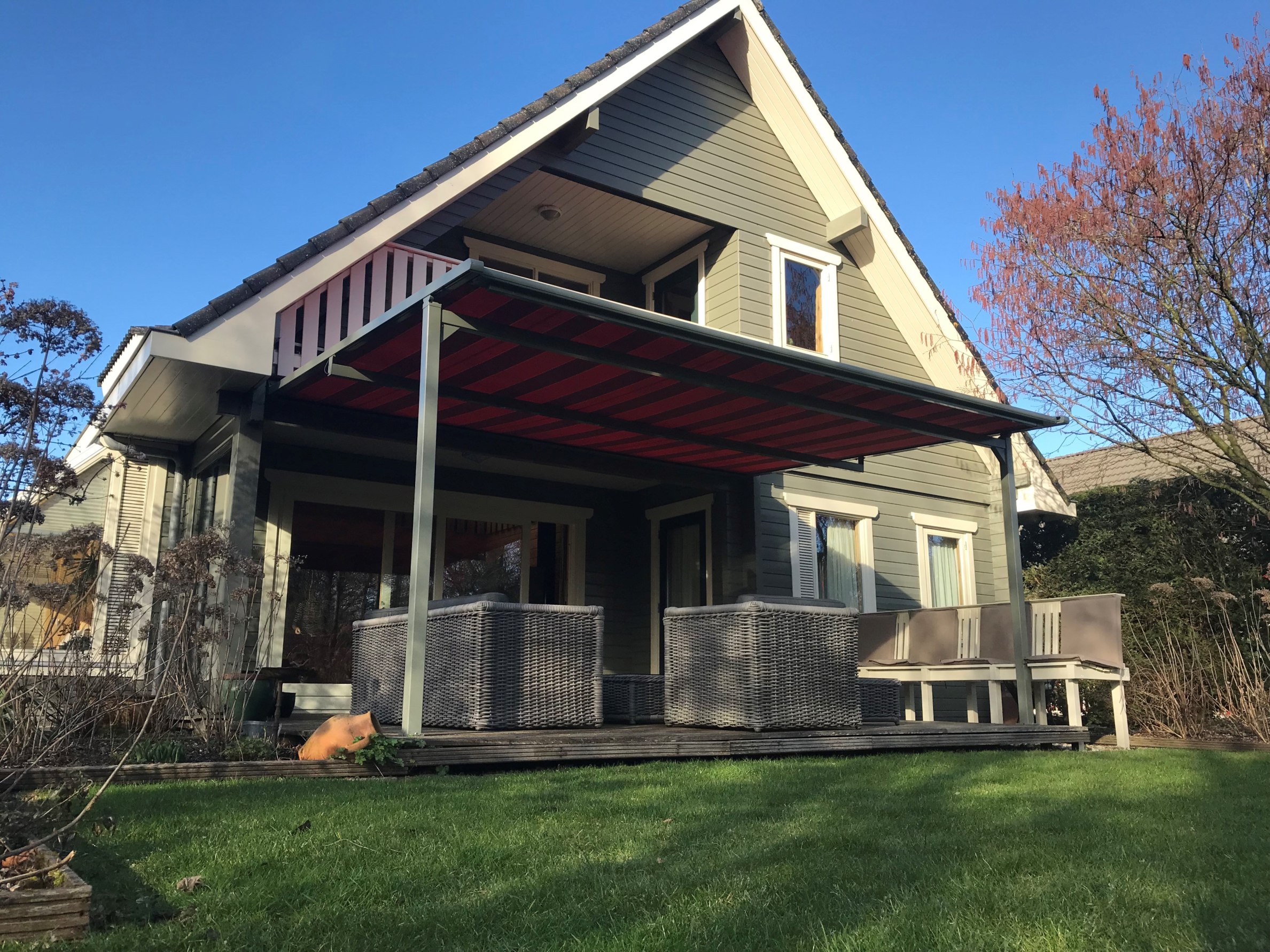 Solidare pergola zonwering
